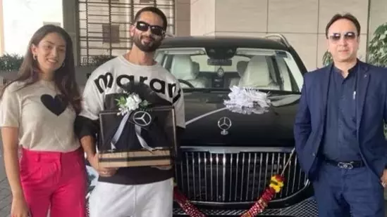 Shahid Kapoor and Mira buy a new Mercedes Maybach hindi news, शाहिद कपूर और मीरा ने खरीदी ₹3.5 करोड़ की नई मर्सिडीज मेबैक, शाहिद कपूर ने खरीदी मर्सिडीज मेबैक